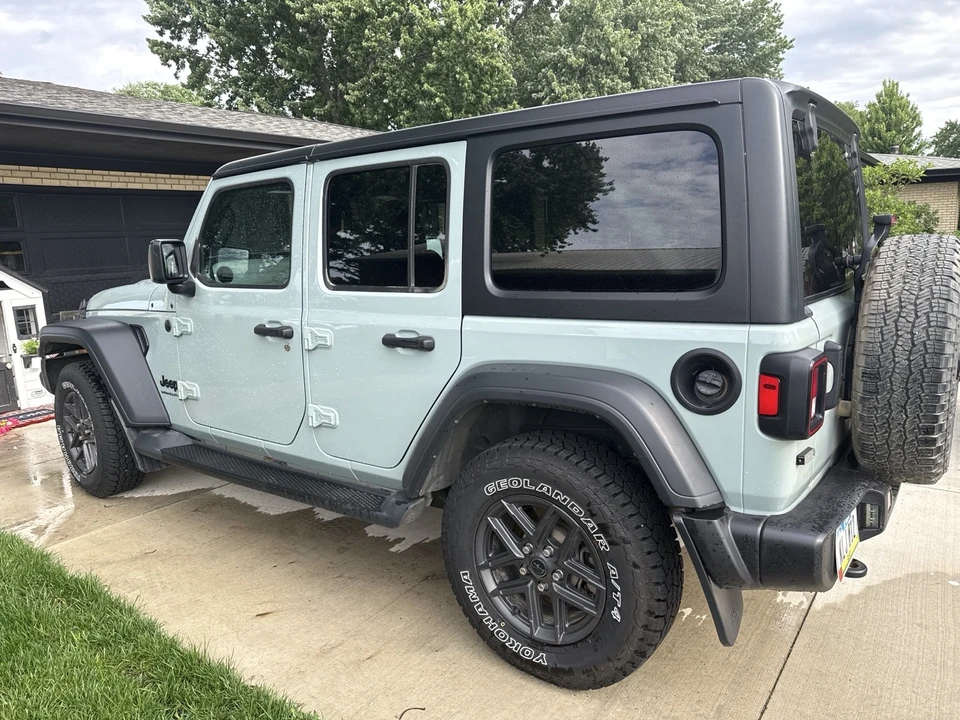 2024 Jeep JL Wrangler - Image 3 of 11