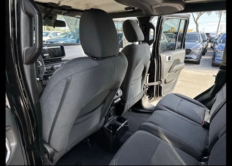2024 Jeep JL Wrangler - Image 8 of 10