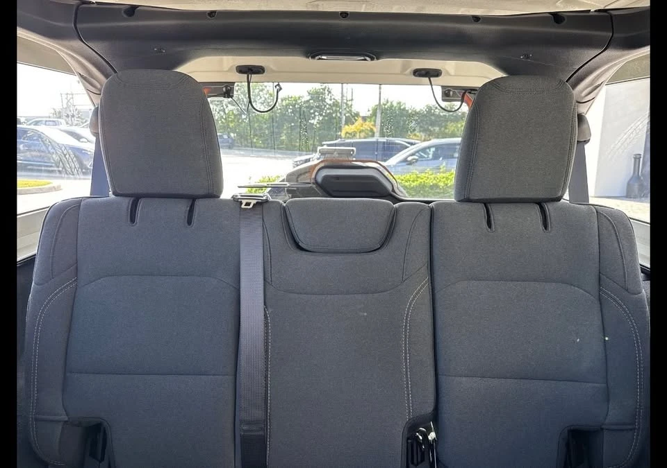 2024 Jeep JL Wrangler - Image 9 of 10