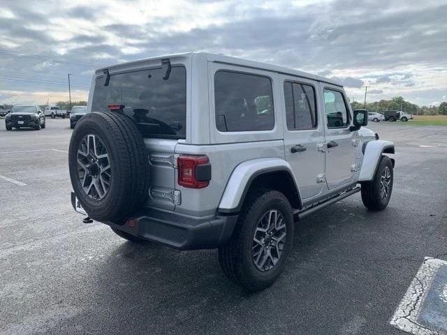 2024 Jeep JL Wrangler - Image 9 of 12