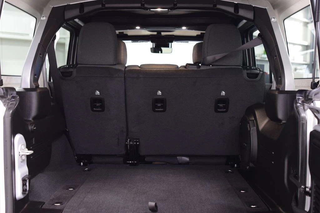 2024 Jeep JL Wrangler - Image 19 of 31