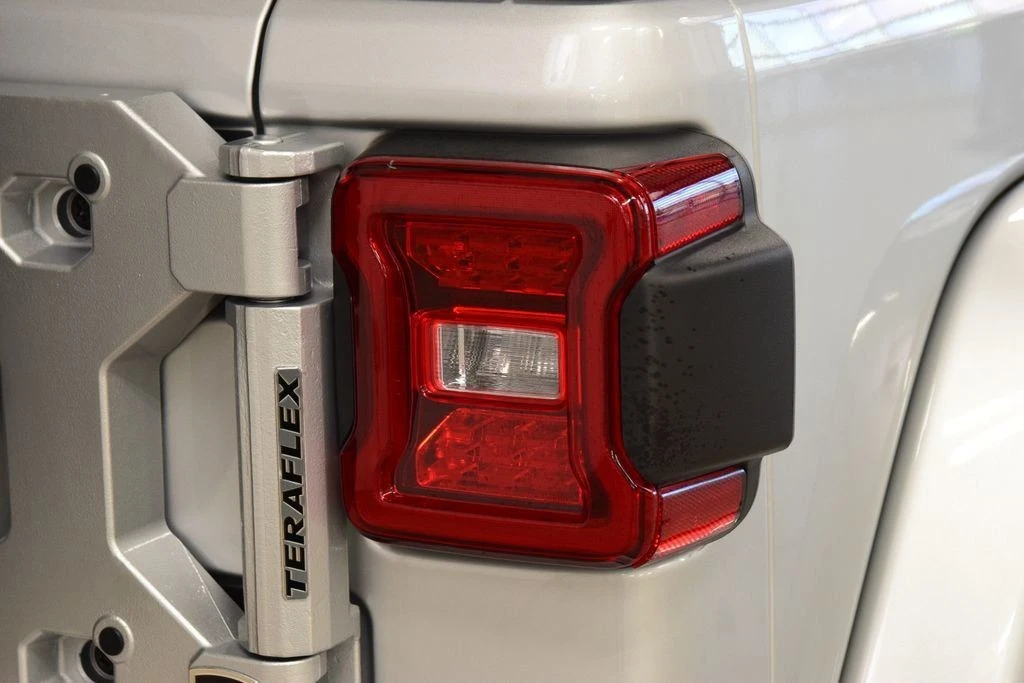 2024 Jeep JL Wrangler - Image 16 of 31
