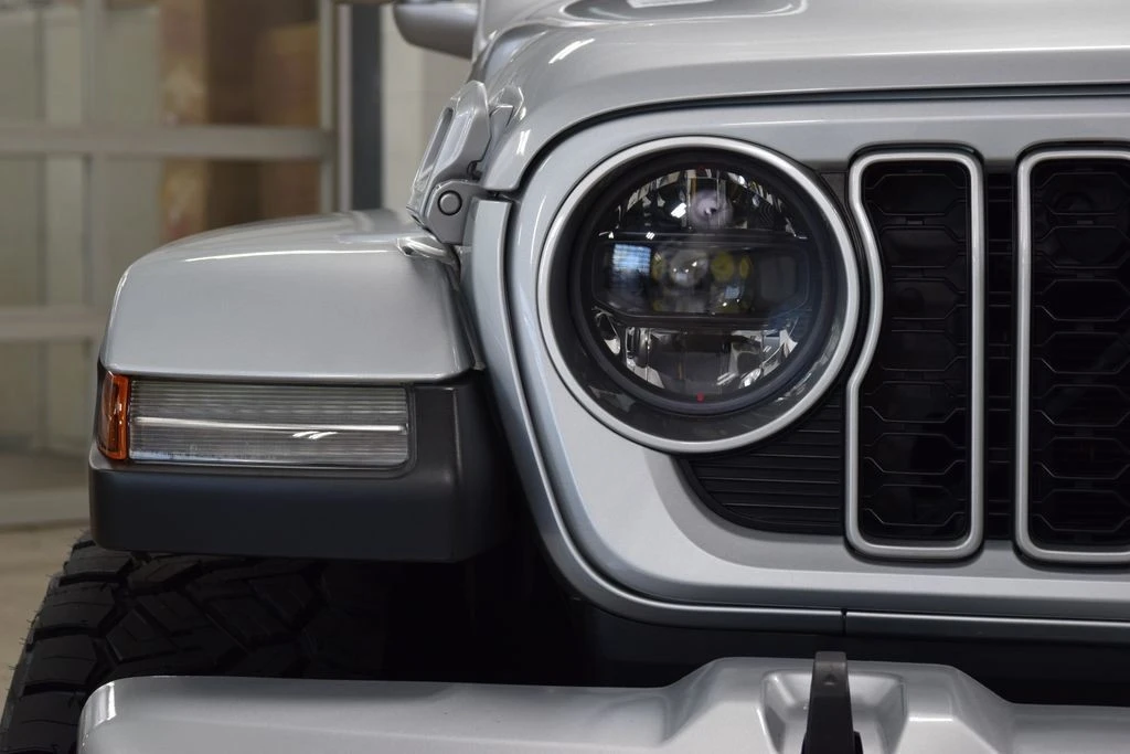 2024 Jeep JL Wrangler - Image 10 of 31