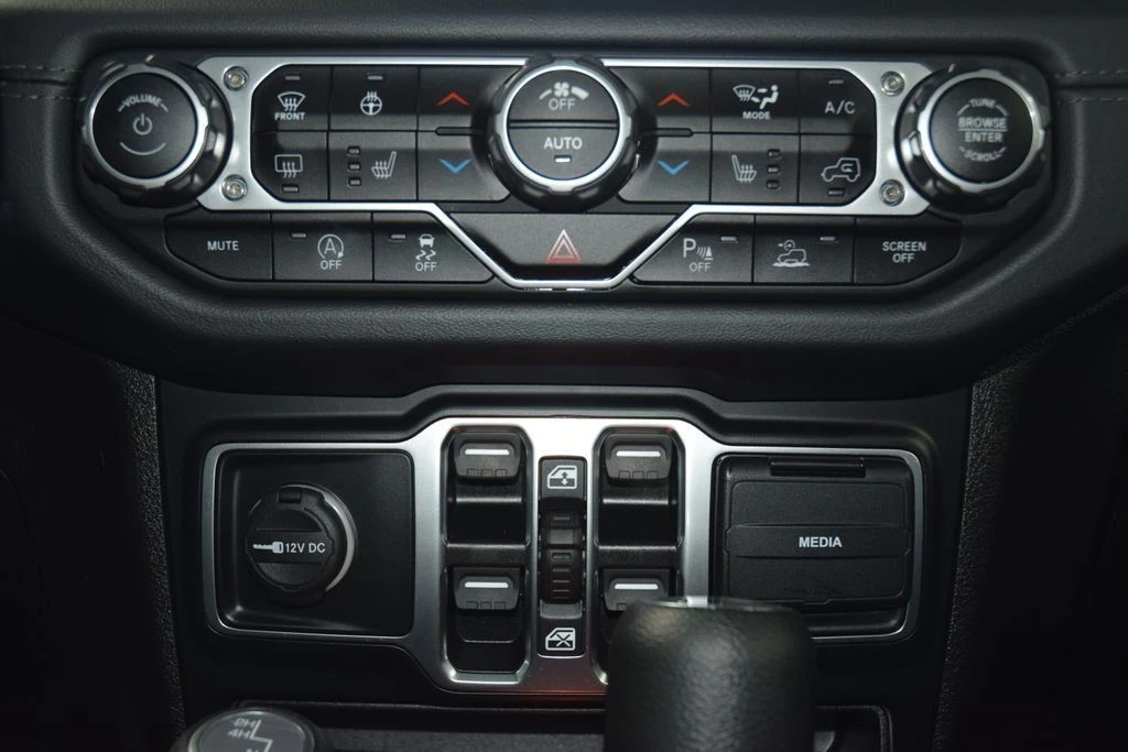 2024 Jeep JL Wrangler - Image 30 of 31