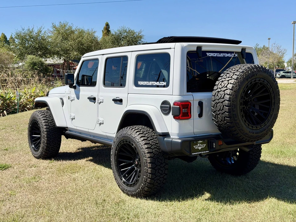 2024 Jeep JL Wrangler - Image 4 of 21