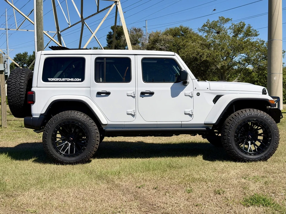 2024 Jeep JL Wrangler - Image 6 of 21
