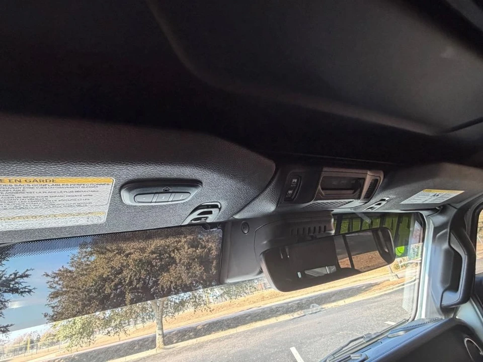 2024 Jeep JL Wrangler - Image 18 of 31