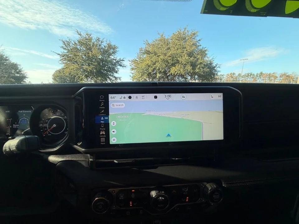 2024 Jeep JL Wrangler - Image 15 of 31