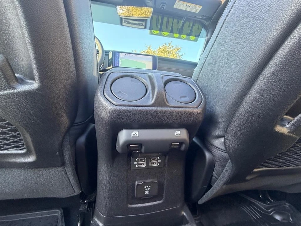 2024 Jeep JL Wrangler - Image 28 of 31