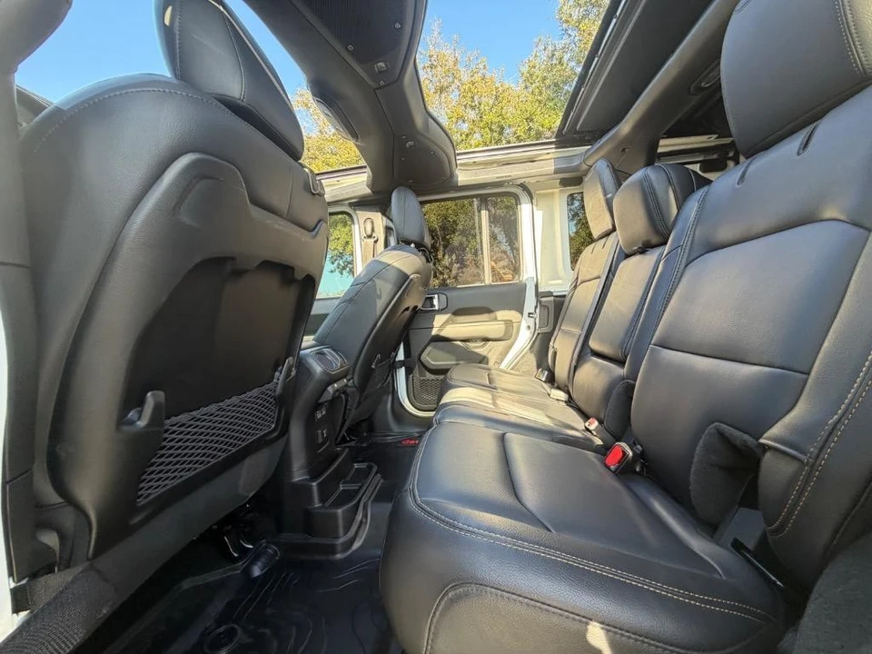 2024 Jeep JL Wrangler - Image 23 of 31