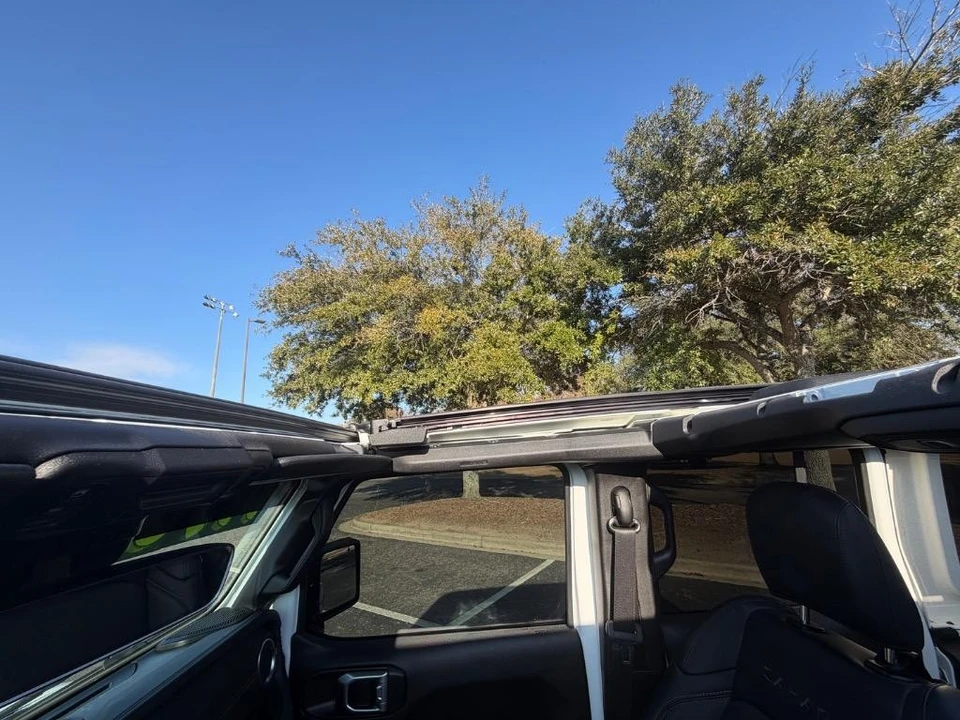 2024 Jeep JL Wrangler - Image 19 of 31