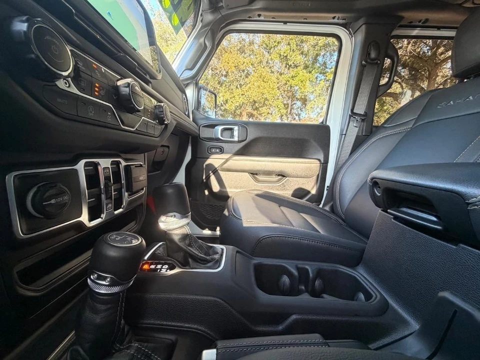 2024 Jeep JL Wrangler - Image 17 of 31