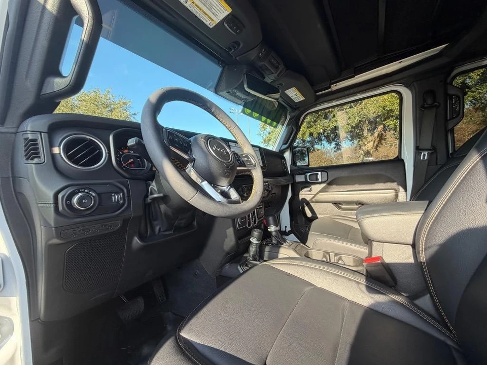 2024 Jeep JL Wrangler - Image 8 of 31