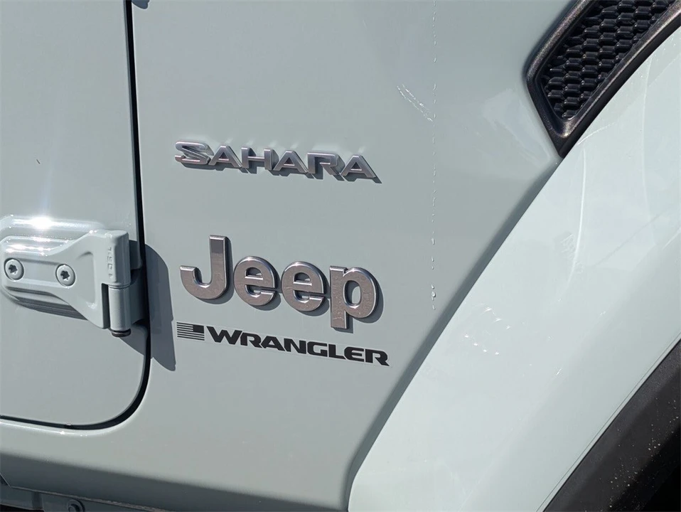 2024 Jeep JL Wrangler - Image 10 of 12