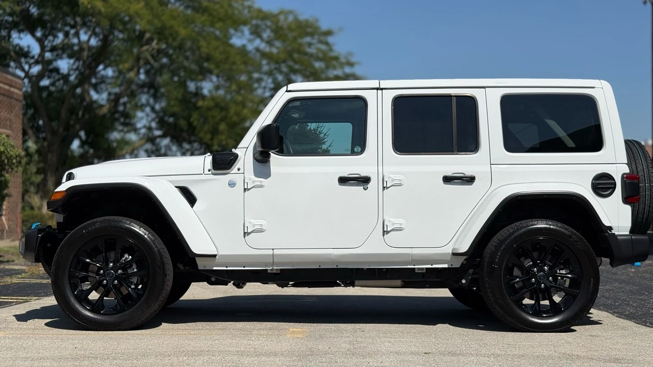 2024 Jeep JL Wrangler - Image 6 of 21