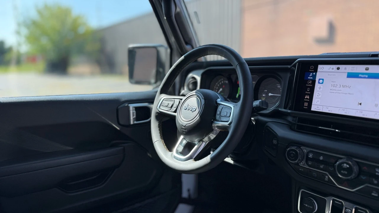 2024 Jeep JL Wrangler - Image 15 of 21
