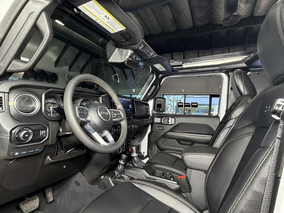 2024 Jeep JL Wrangler - Image 19 of 31