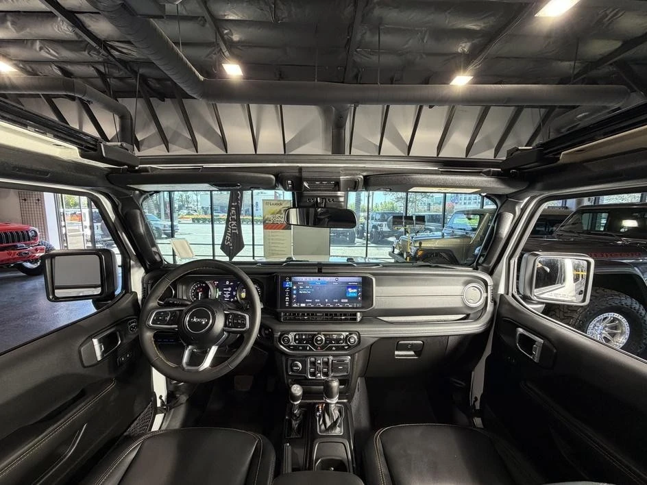 2024 Jeep JL Wrangler - Image 26 of 31