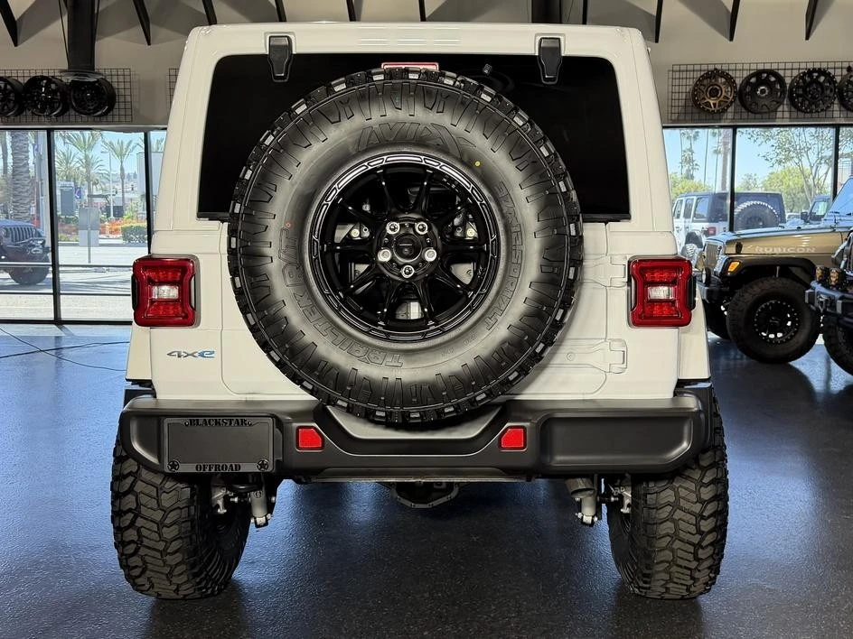 2024 Jeep JL Wrangler - Image 17 of 31