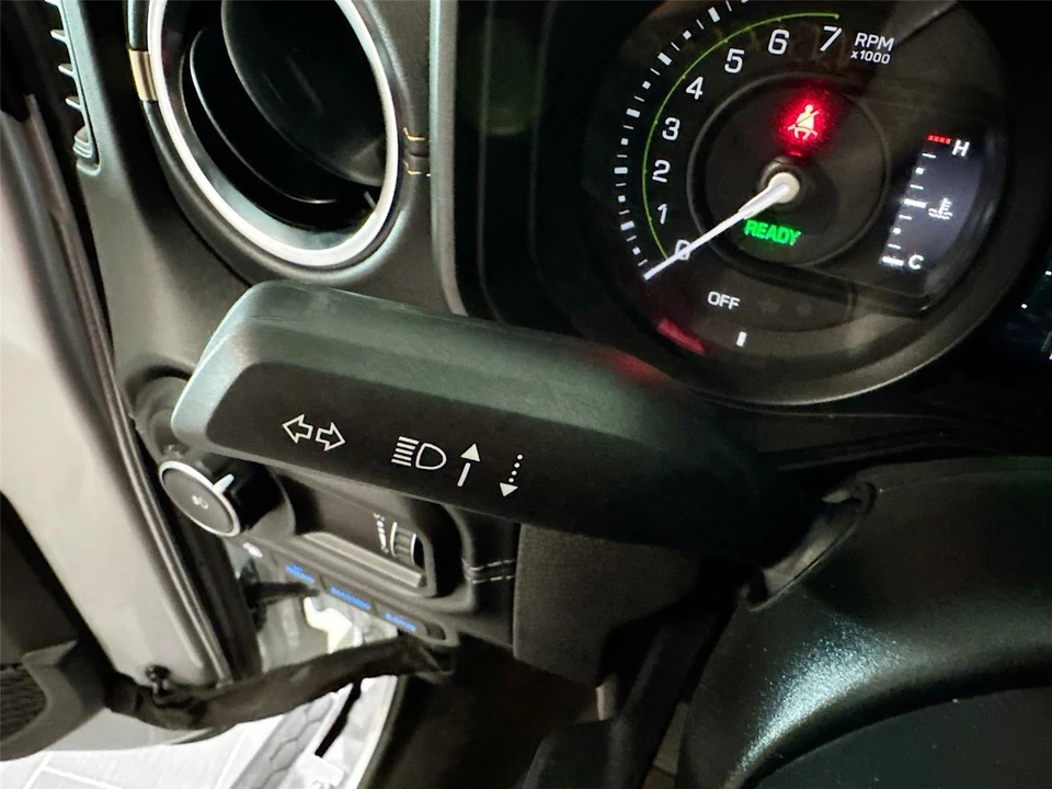 2024 Jeep JL Wrangler - Image 5 of 31