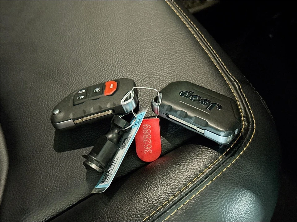 2024 Jeep JL Wrangler - Image 23 of 31