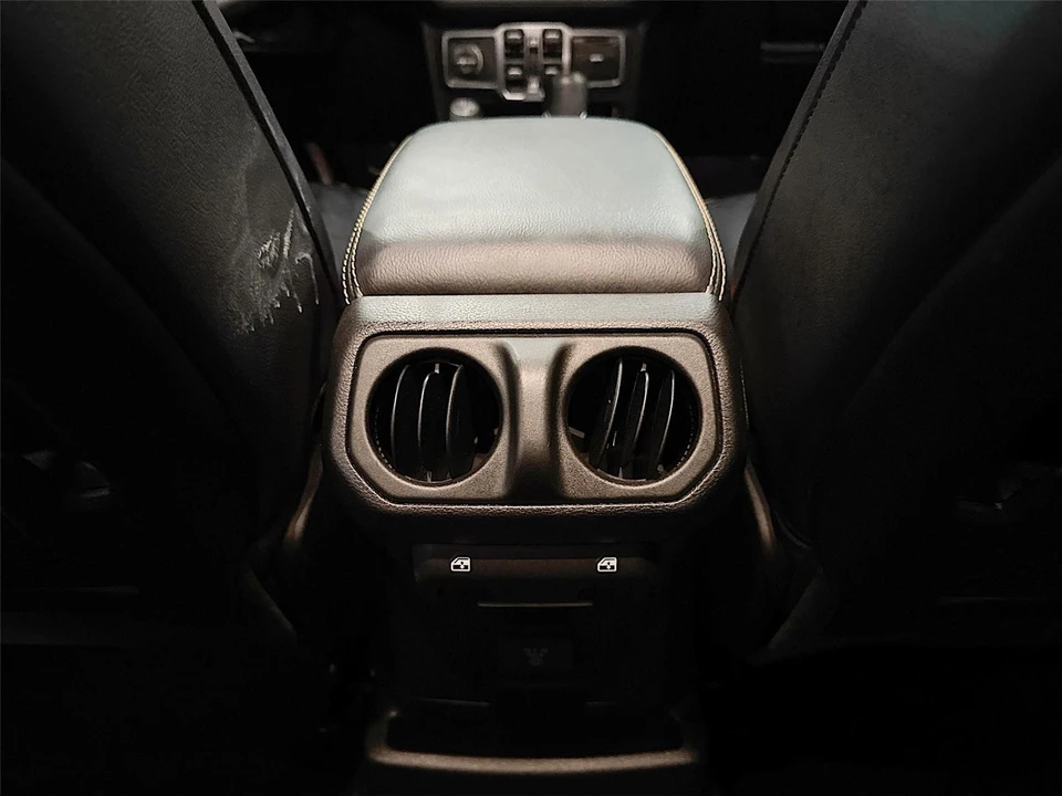 2024 Jeep JL Wrangler - Image 17 of 31