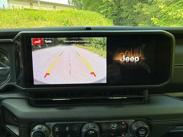 2024 Jeep JL Wrangler - Image 24 of 30