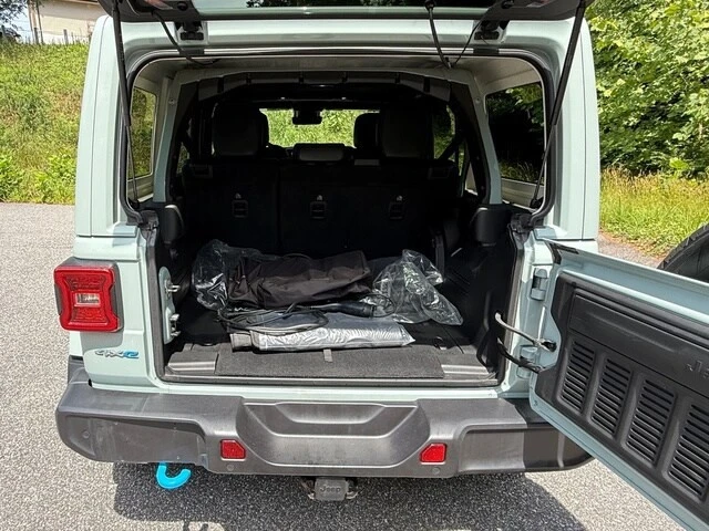 2024 Jeep JL Wrangler - Image 15 of 30