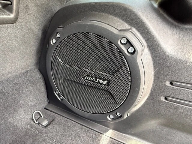 2024 Jeep JL Wrangler - Image 16 of 30