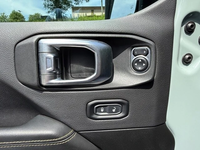 2024 Jeep JL Wrangler - Image 12 of 30