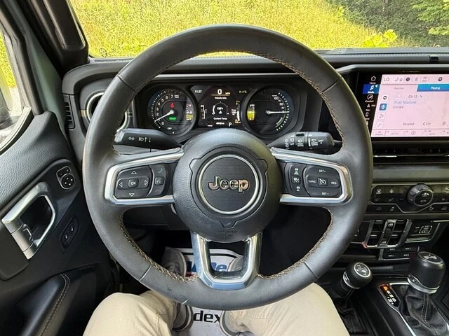 2024 Jeep JL Wrangler - Image 19 of 30