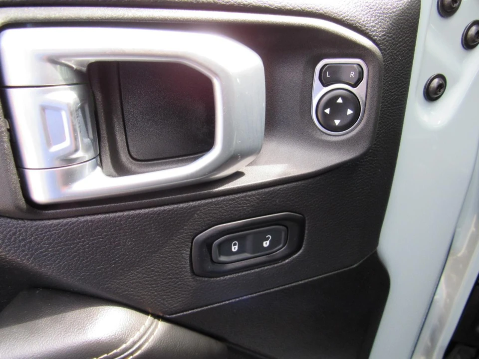 2024 Jeep JL Wrangler - Image 16 of 31