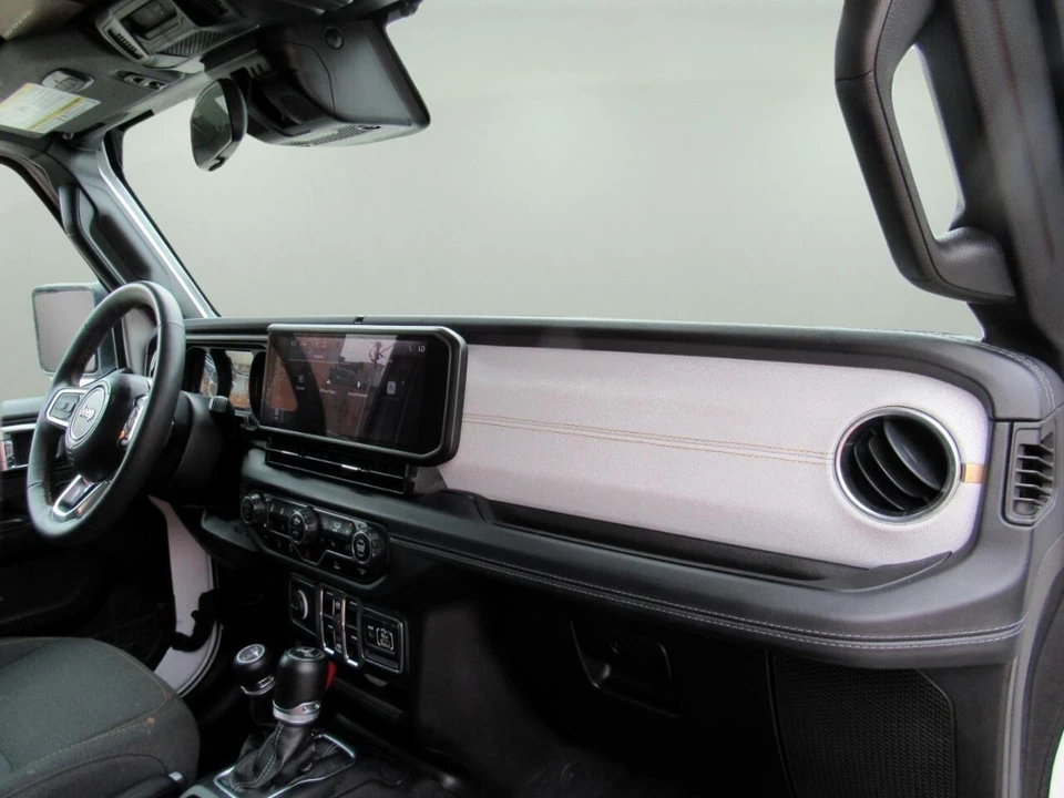2024 Jeep JL Wrangler - Image 27 of 31