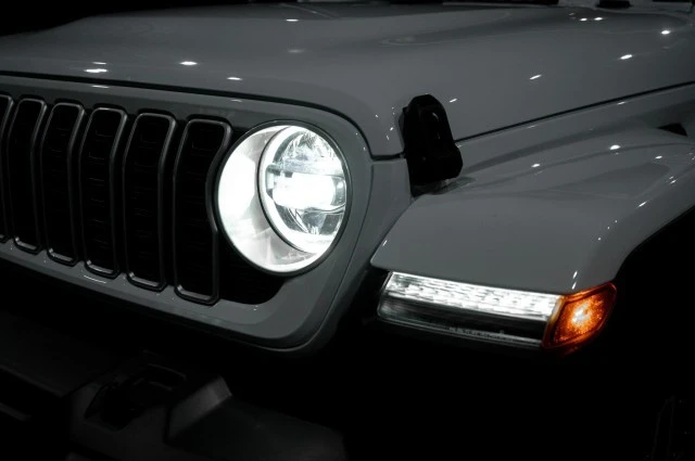 2024 Jeep JL Wrangler - Image 8 of 12