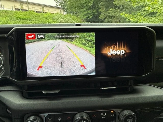 2024 Jeep JL Wrangler - Image 23 of 29