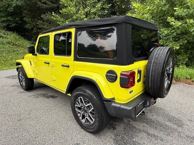 2024 Jeep JL Wrangler - Image 8 of 29