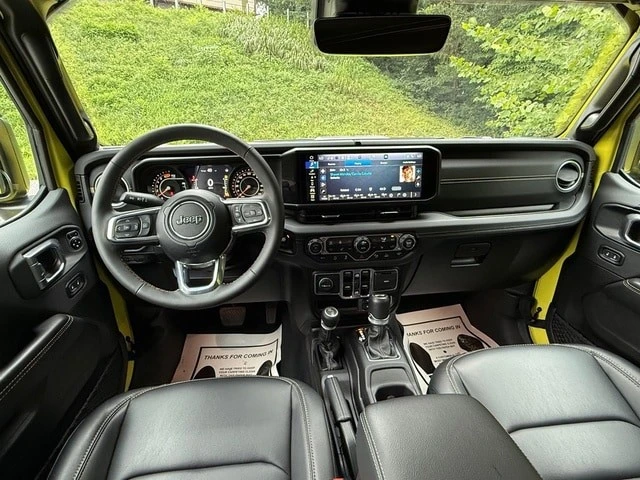 2024 Jeep JL Wrangler - Image 10 of 29