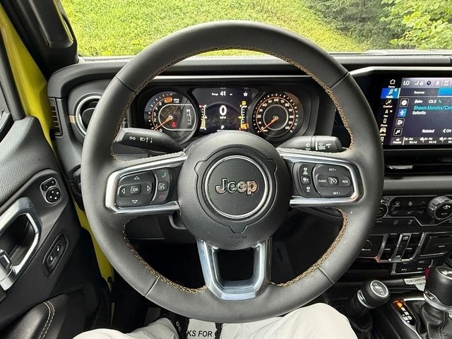 2024 Jeep JL Wrangler - Image 18 of 29