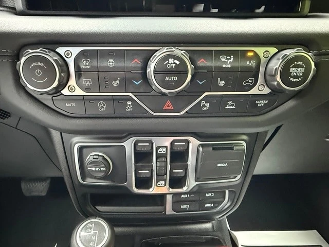 2024 Jeep JL Wrangler - Image 24 of 29