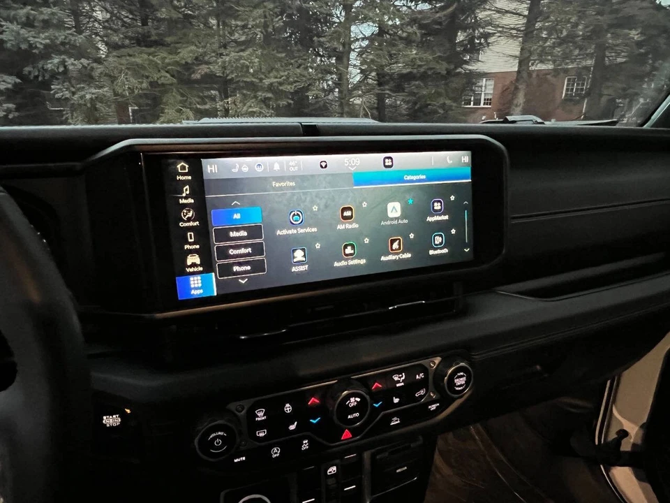 2024 Jeep JL Wrangler - Image 25 of 31