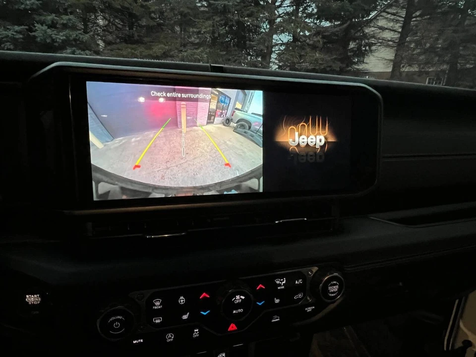 2024 Jeep JL Wrangler - Image 26 of 31