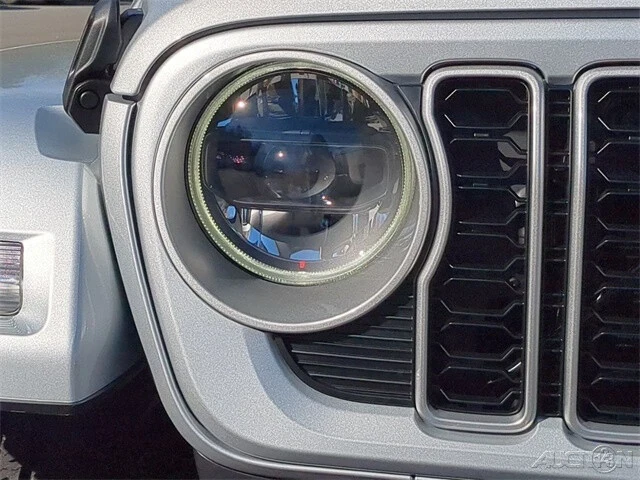 2024 Jeep JL Wrangler - Image 10 of 12