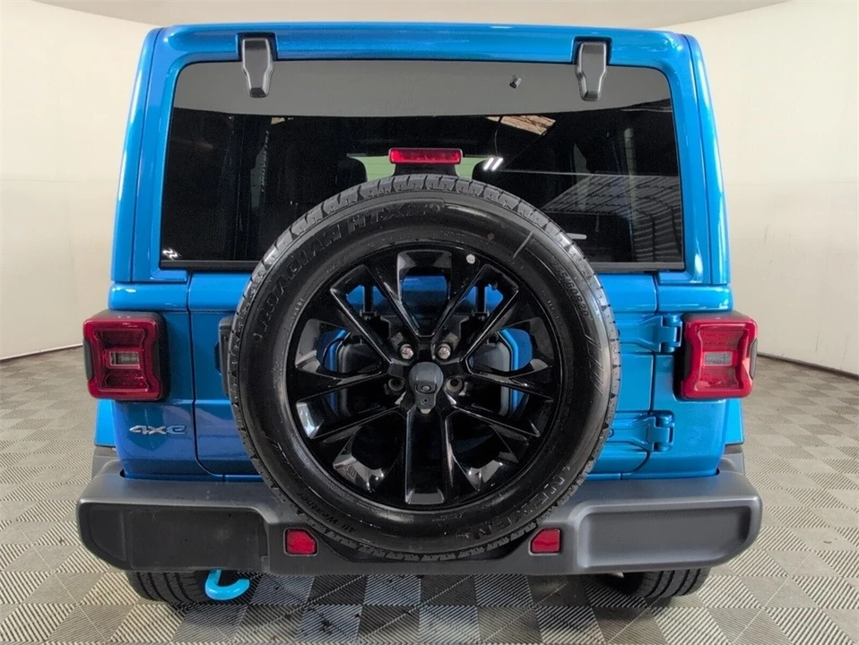2024 Jeep JL Wrangler - Image 11 of 12