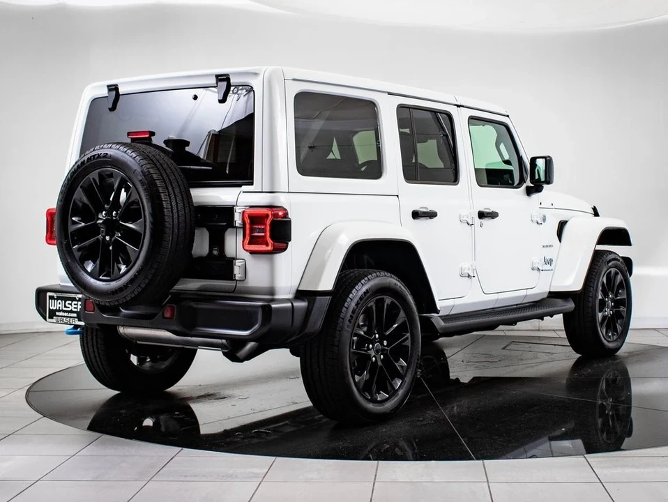 2024 Jeep JL Wrangler - Image 10 of 21