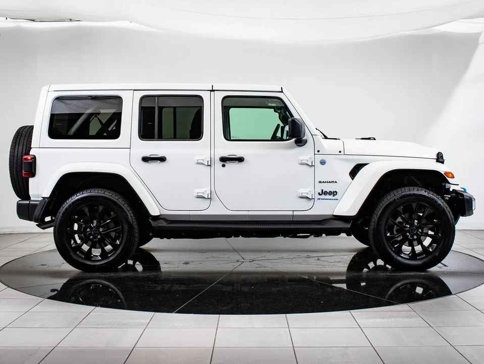 2024 Jeep JL Wrangler - Image 11 of 21