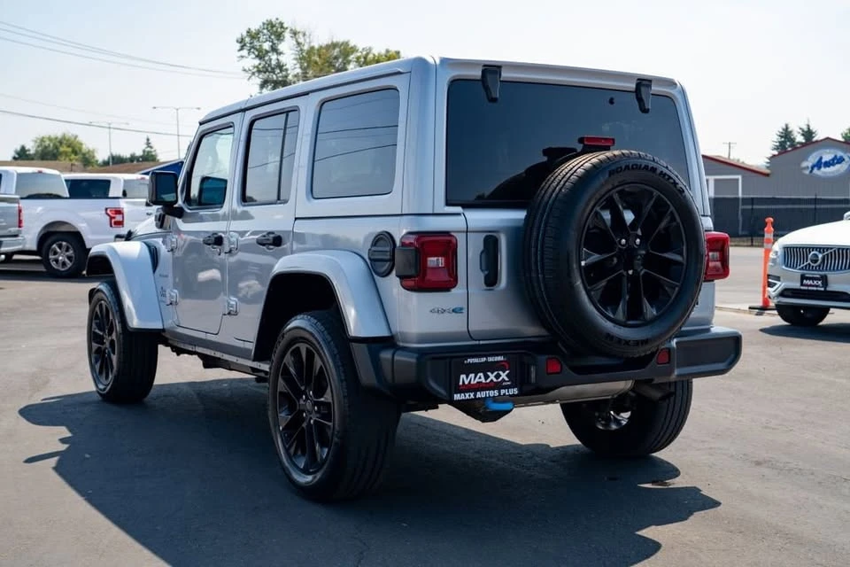2024 Jeep JL Wrangler - Image 10 of 10