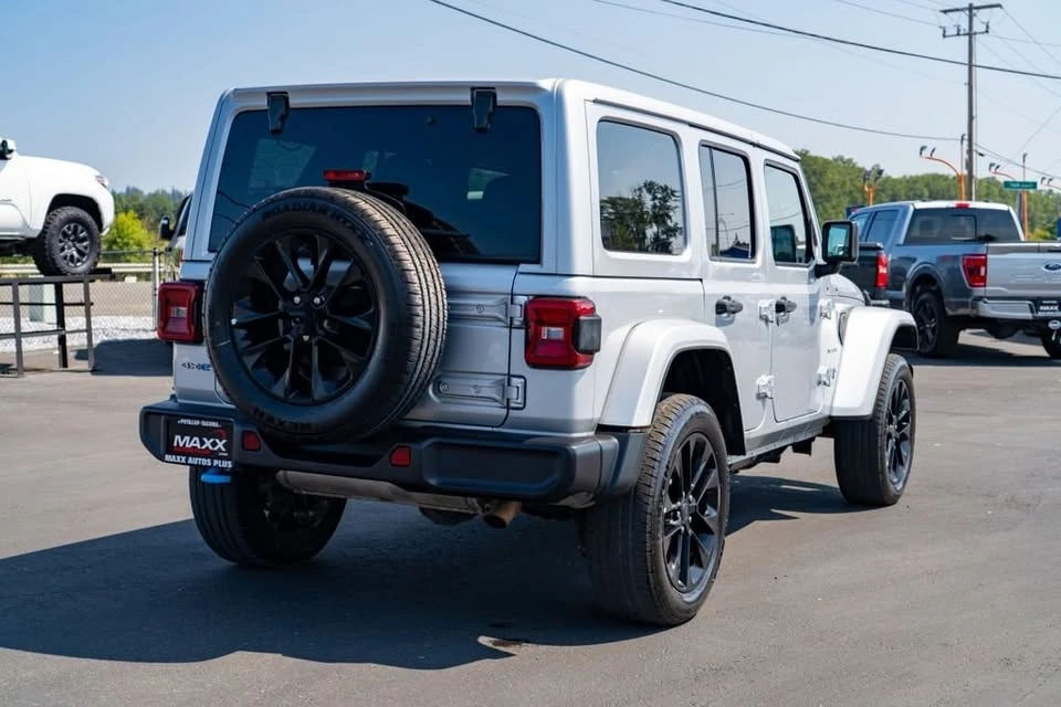 2024 Jeep JL Wrangler - Image 8 of 10