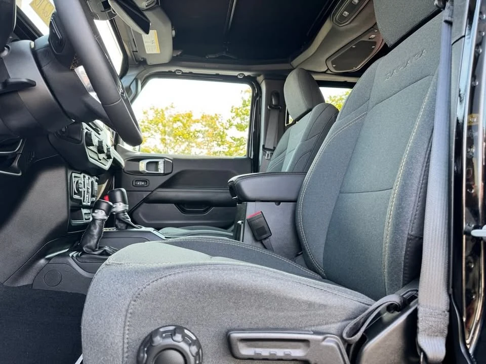 2024 Jeep JL Wrangler - Image 19 of 20