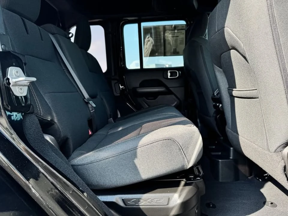 2024 Jeep JL Wrangler - Image 14 of 20