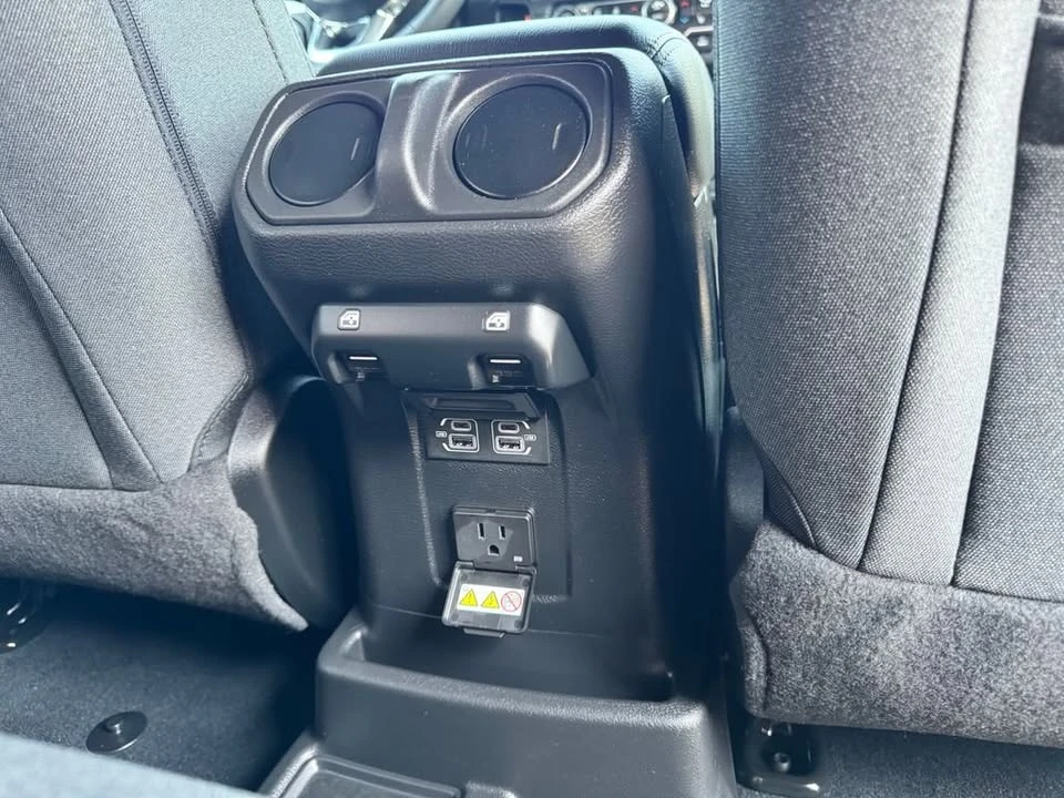 2024 Jeep JL Wrangler - Image 15 of 20